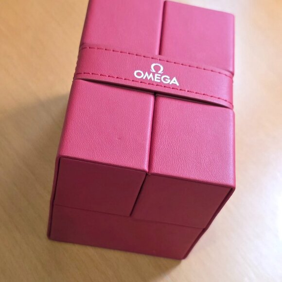 Omega Travel Watch Case - Picture 9 of 10